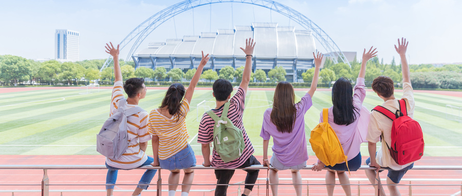 摄图网_501010724_wx_青春大学生（企业商用）